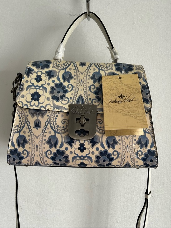 Patricia Nash Handbags - NWT Patricia Nash Blue white Floral Italian leather purse